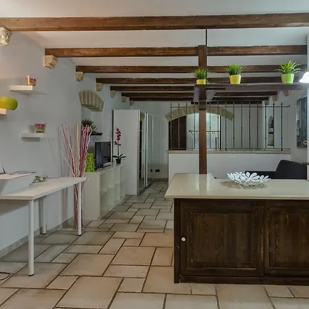 Due Passi Dal Borgo Antico Apartment Bari Room photo