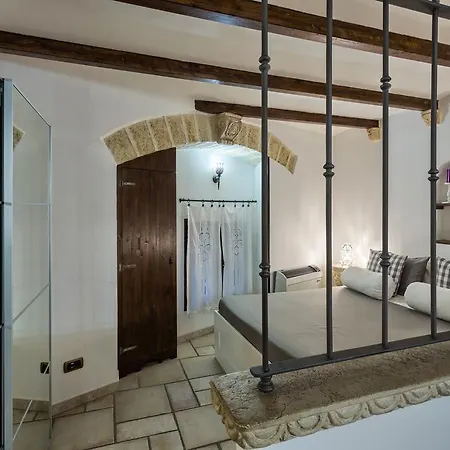 Due Passi Dal Borgo Antico Apartment Bari Room photo